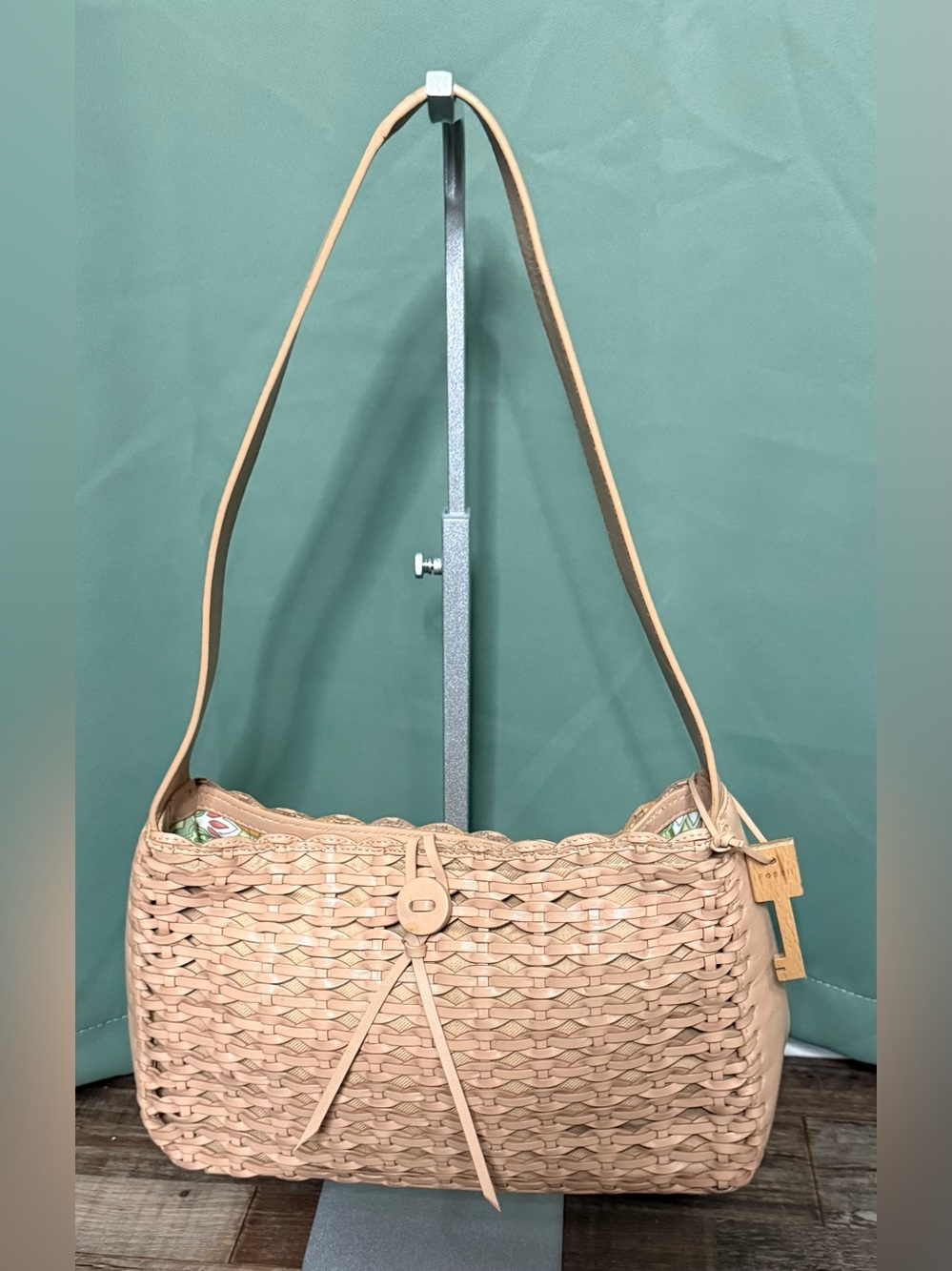 Fossil Woven Shoulder Bag in Beige Tan